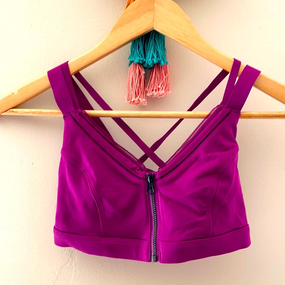 Lululemon Hot to street bra regal plum size 2